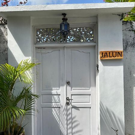 Villa Jalun 塞米亚克 外观 照片