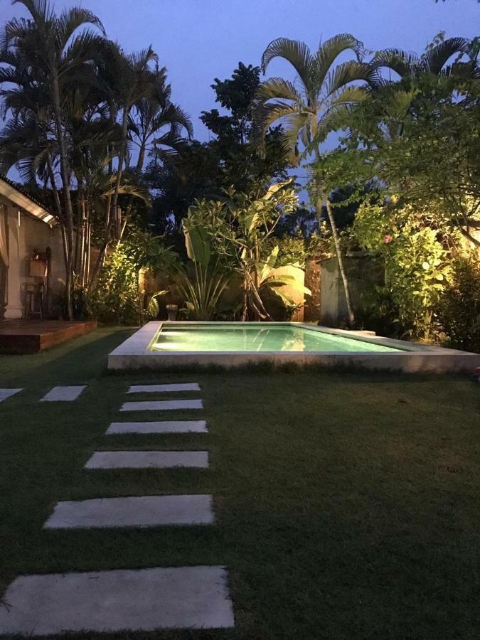 Villa Jalun 塞米亚克 外观 照片